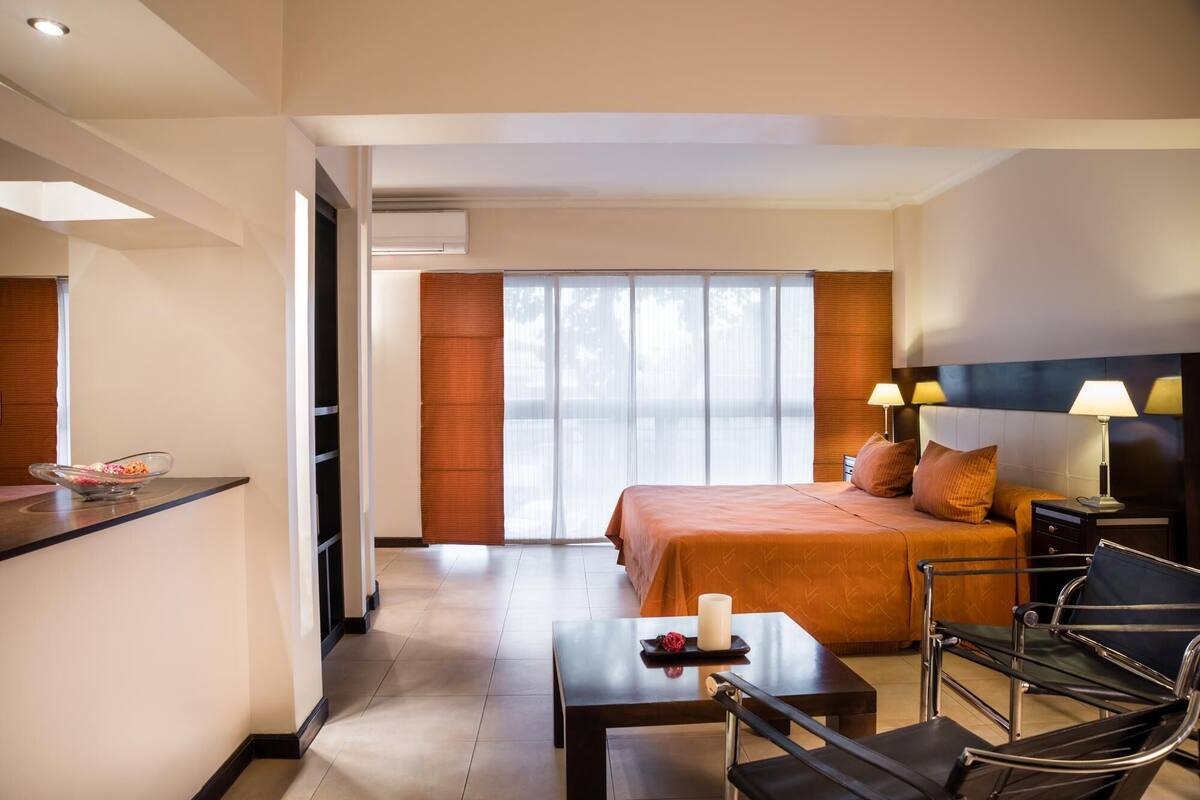 Premium bedding, down comforters, pillowtop beds, minibar