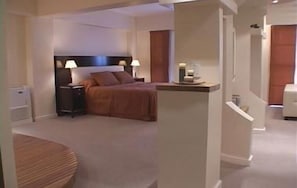 Premium bedding, down duvets, pillow-top beds, minibar
