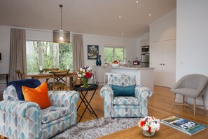 Birdsong Retreat | Living area