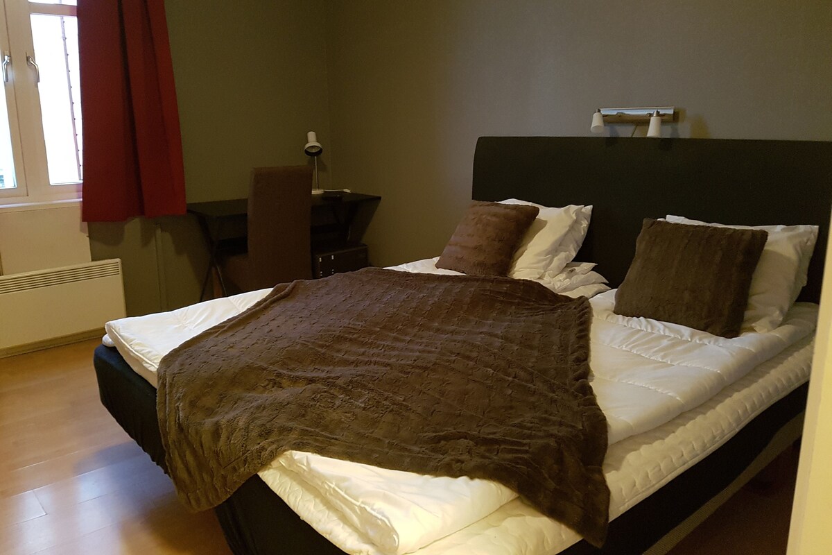 Chambre Économique Double ou avec lits jumeaux, salle de bains commune
