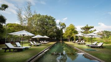 2 outdoor pools, pool umbrellas, sun loungers