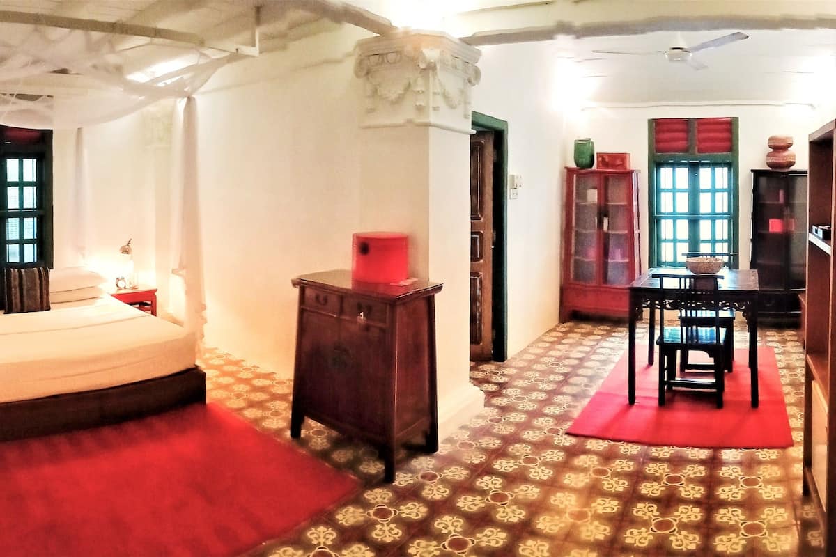 Double Room (Colonial 2) | Minibar, in-room safe, individually decorated, individually furnished