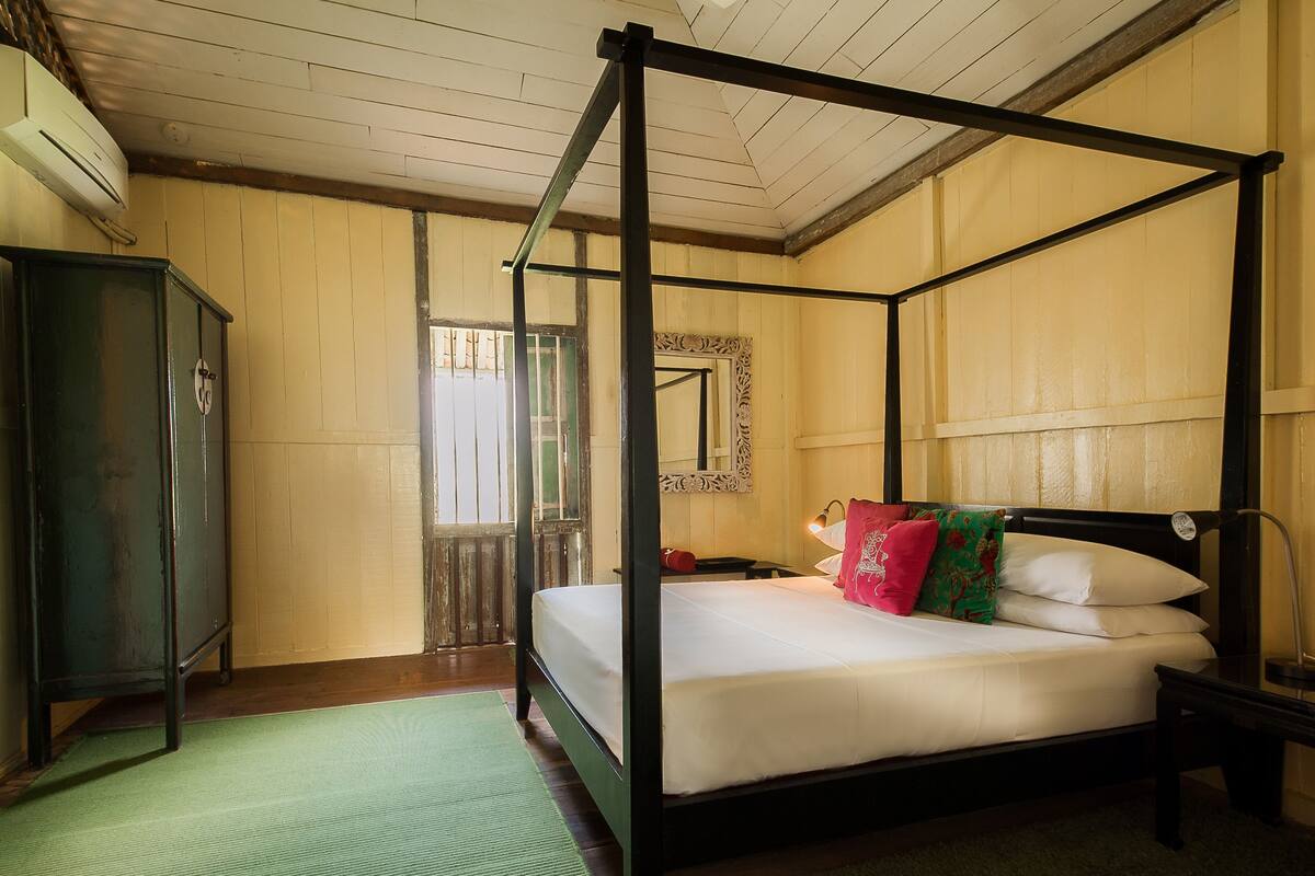 Plantation 6  | Minibar, in-room safe, iron/ironing board (on request), WiFi (free)