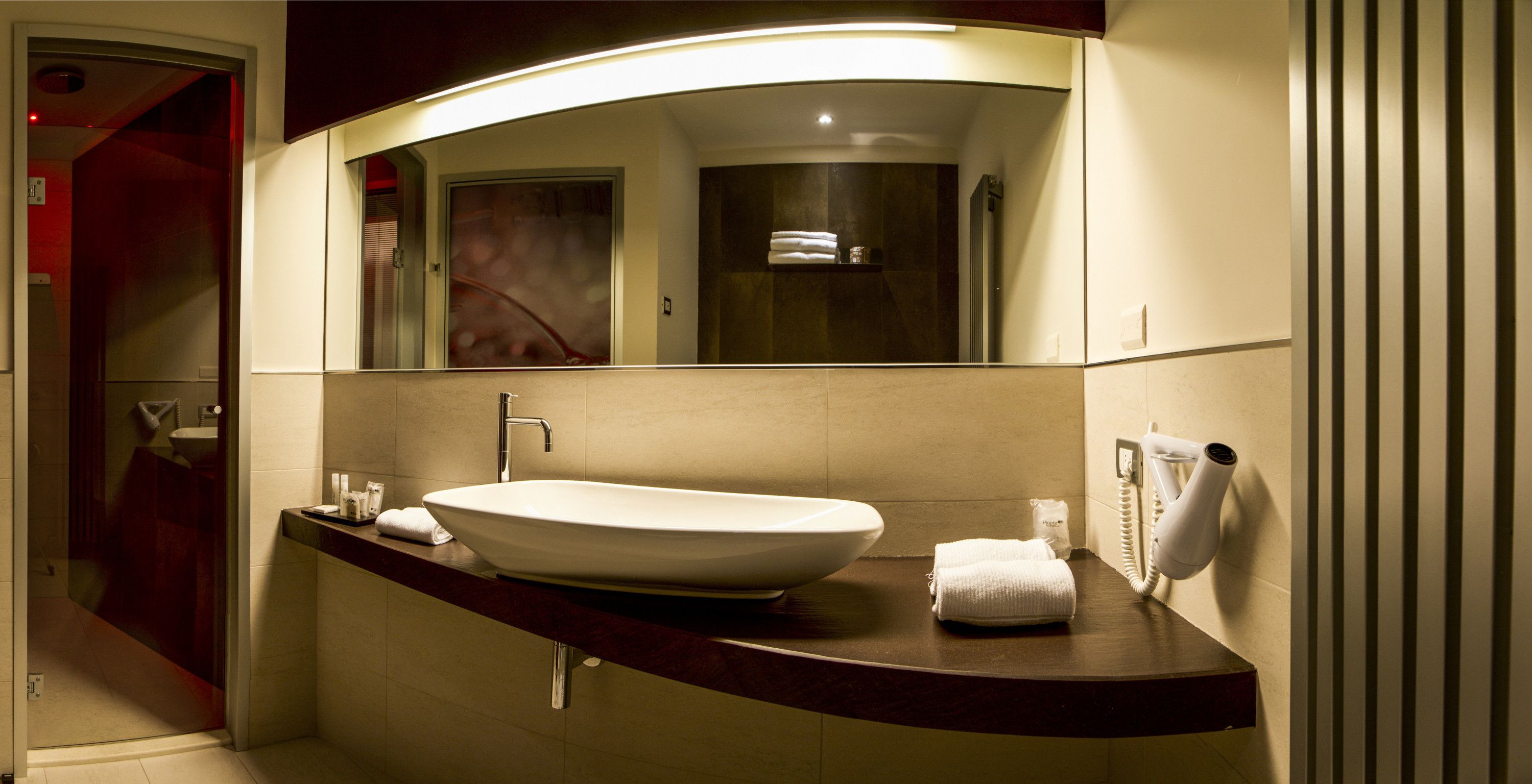 standard double or twin room | bathroom sink