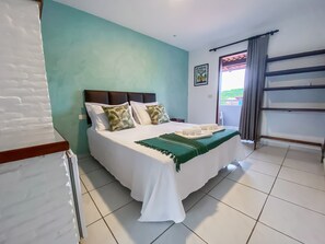 Minibar, in-room safe, individually decorated, individually furnished - Pousada Catavento (Tibau do Sul)