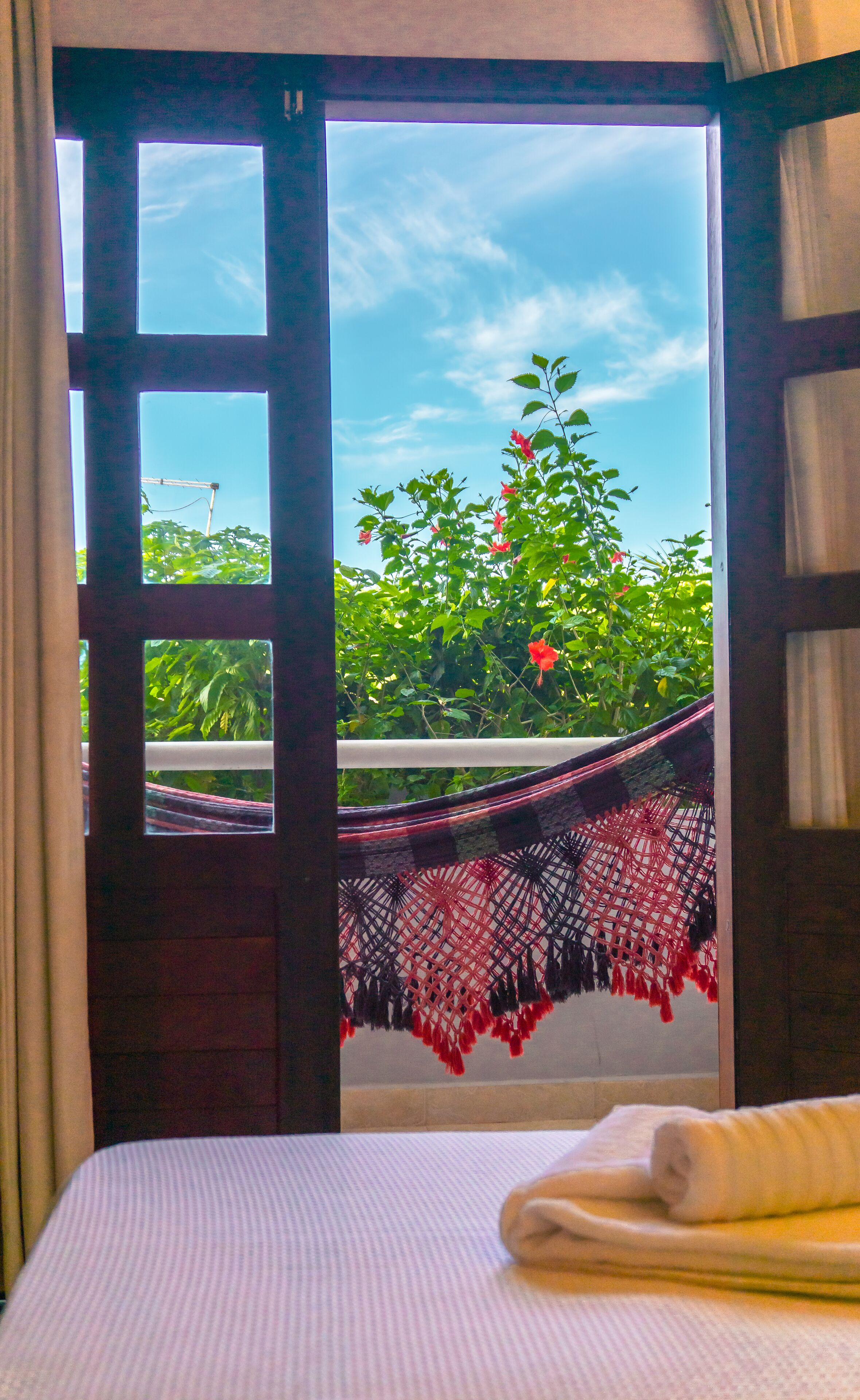 Habitación triple familiar | Minibar, caja de seguridad en la habitación y decoración personalizada 