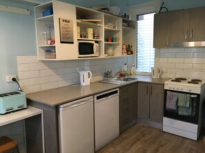 Breakfast area - Highfield Hotel (Potts Point)