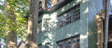 Pintu masuk hartanah