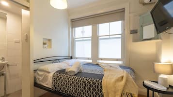 Double Ensuite Room | 獨特裝潢、布置獨特、遮光布/窗簾、隔音
