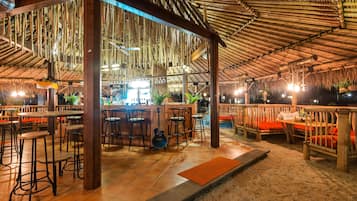 Bar junto a la alberca