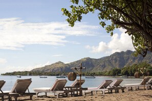 Private beach, fishing - Taman Sari Bali Resort & Spa (Pemuteran)