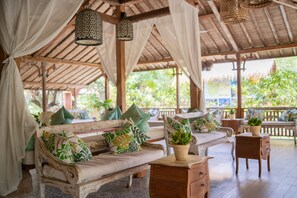 Sala de estar en el lobby