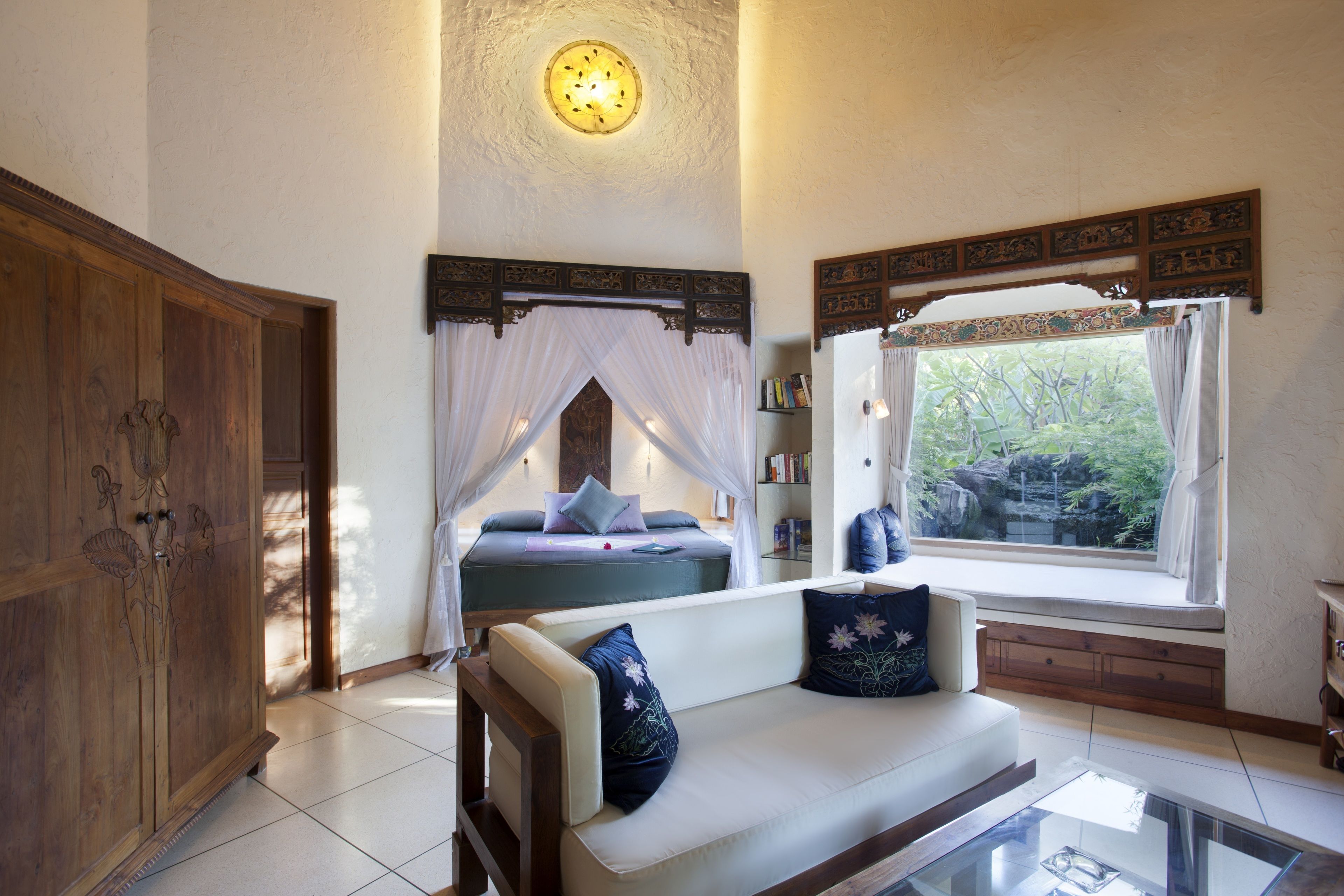 suite (lotus) | living area