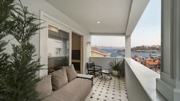 Deluxe Room, Terrace, Sea View | Premium bedding, down duvets, minibar, in-room safe