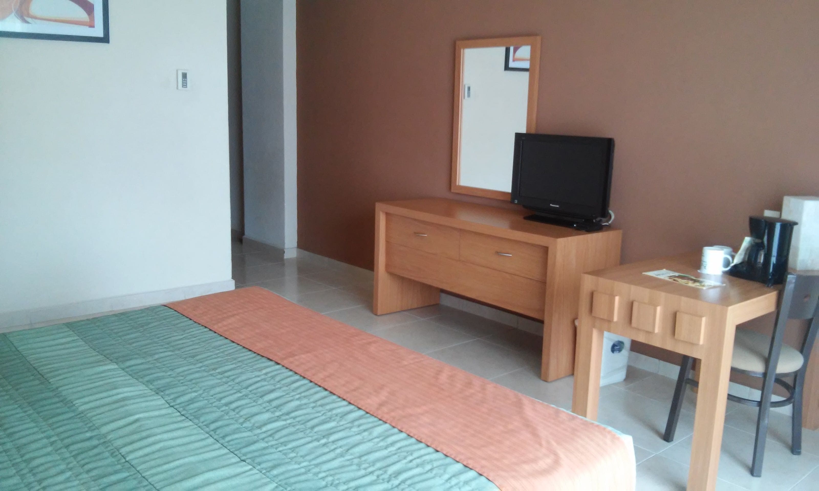 standard room | in-room safe, iron/ironing board, free wifi, wheelchair access