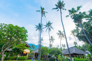 Exterior - Amertha Bali Villas Beach Front Resort and Spa (Pemuteran)