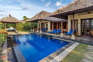 14 piscinas al aire libre