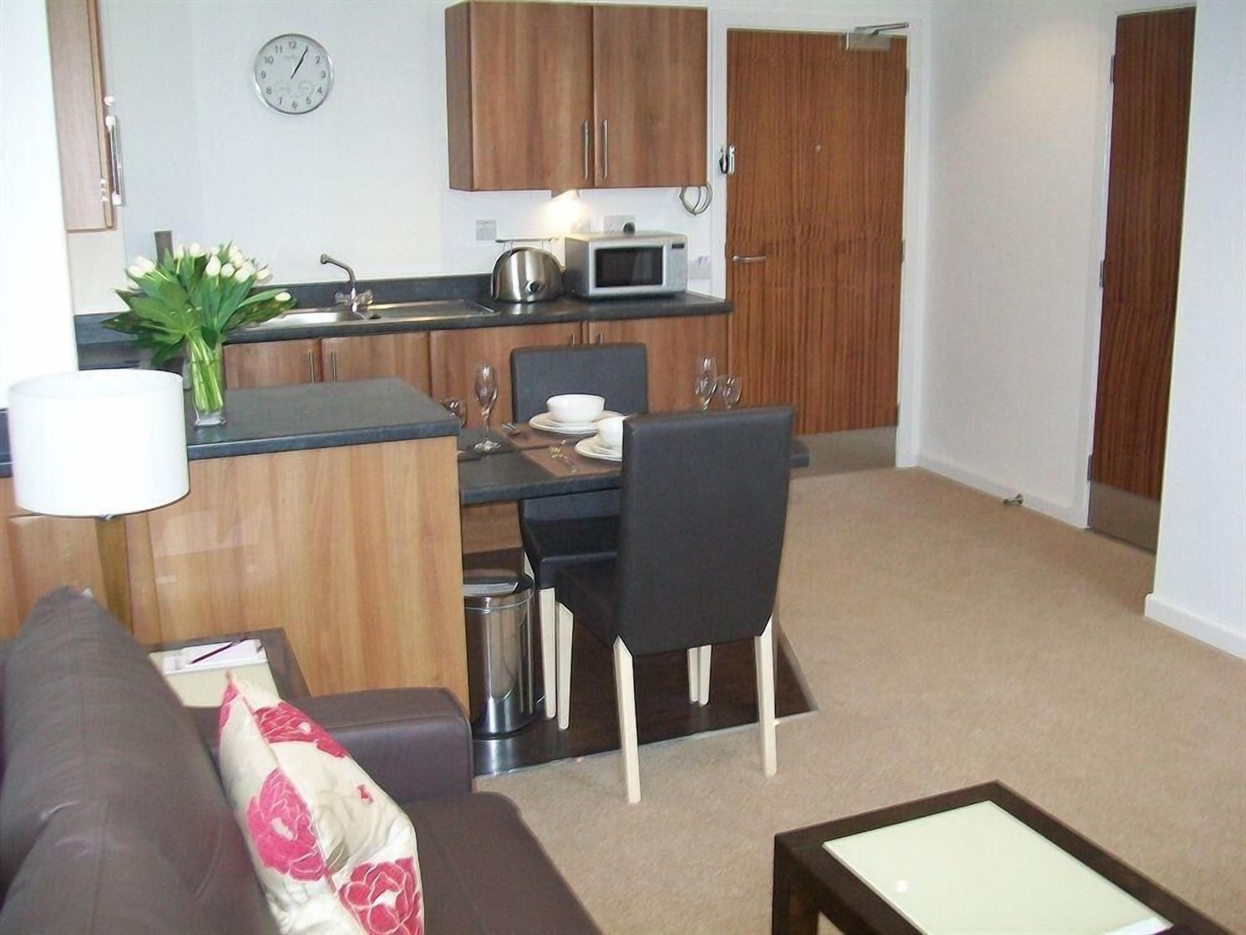 Private kitchen | Coffee/tea maker, fridge, microwave, oven