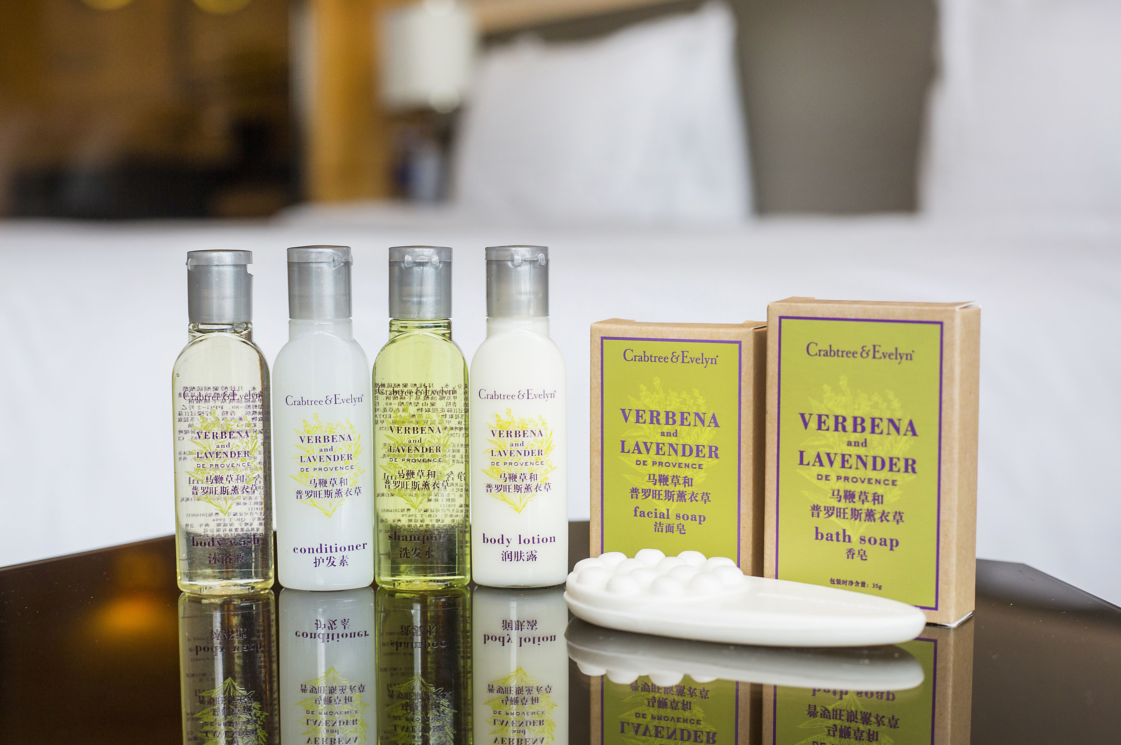 separate bathtub and shower, hydromassage showerhead