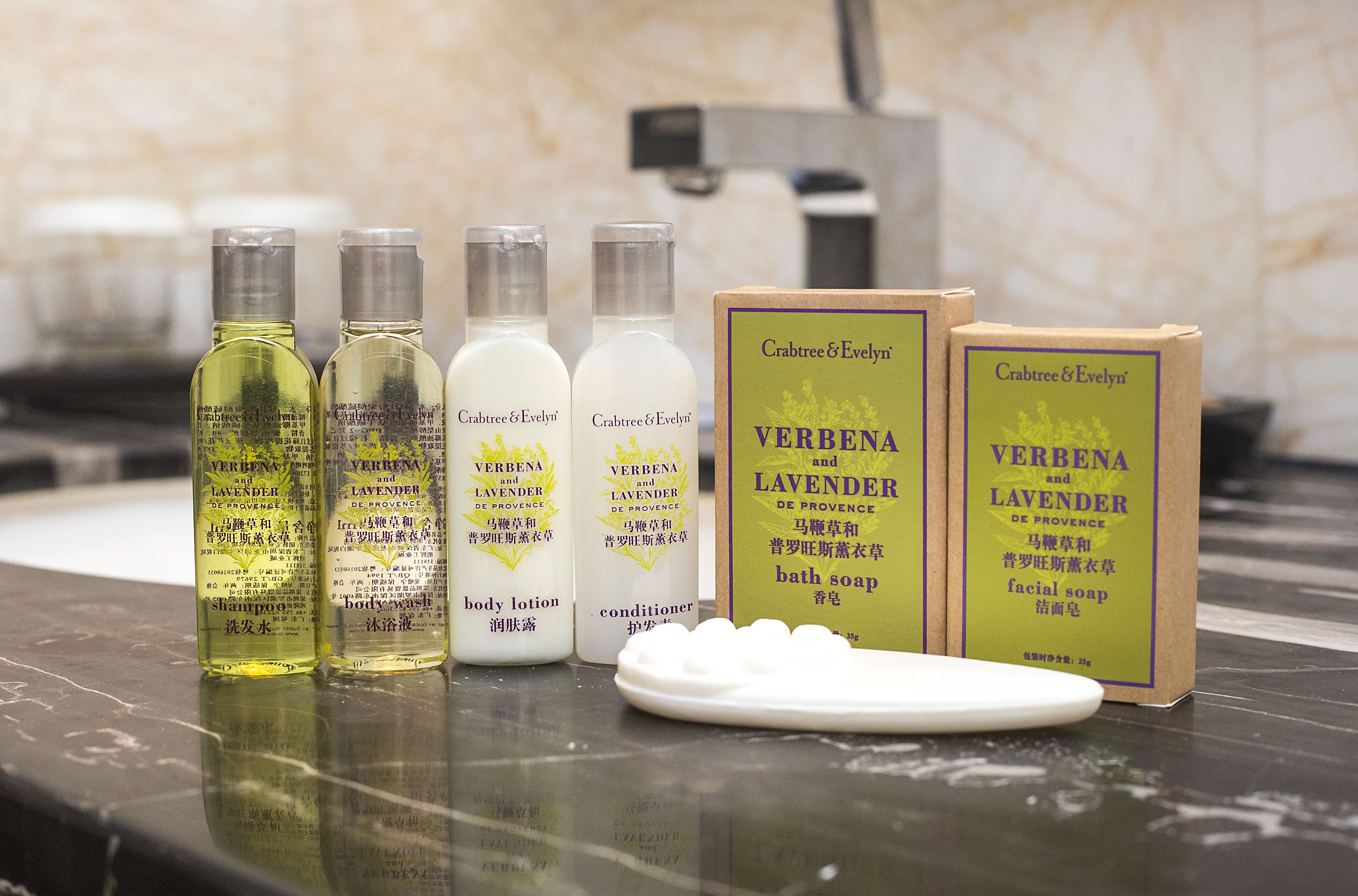 separate bathtub and shower, hydromassage showerhead