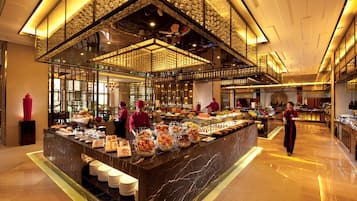 2 restaurants, breakfast, lunch, dinner served; international cuisine