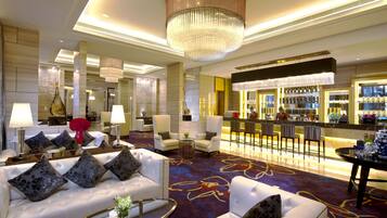 2 restaurants, breakfast, lunch, dinner served; international cuisine