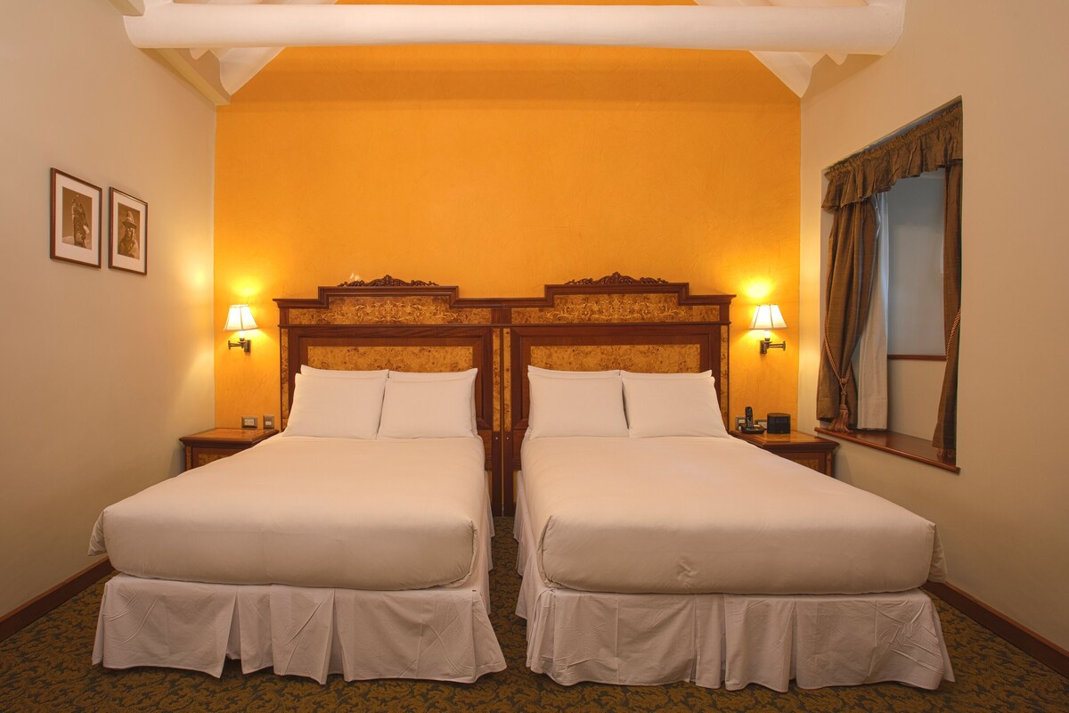 Klassieke kamer, 2 tweepersoonsbedden | Lakens van Egyptisch katoen, luxe beddengoed