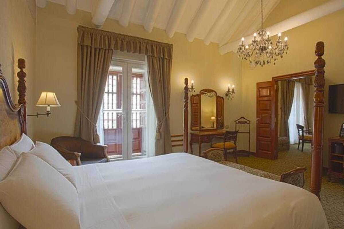Egyptian cotton sheets, premium bedding, memory foam beds, minibar