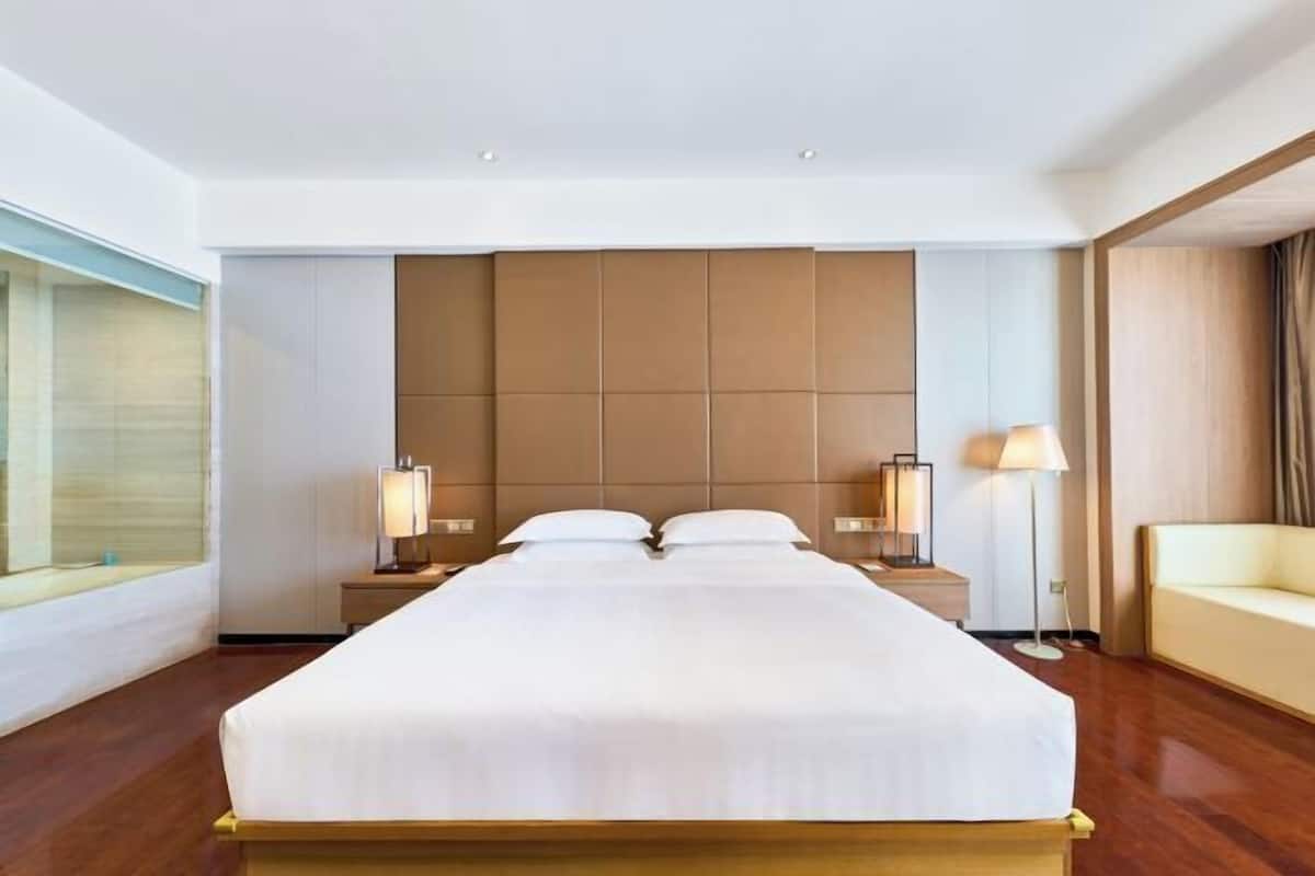 In-room safe, desk, blackout curtains, rollaway beds