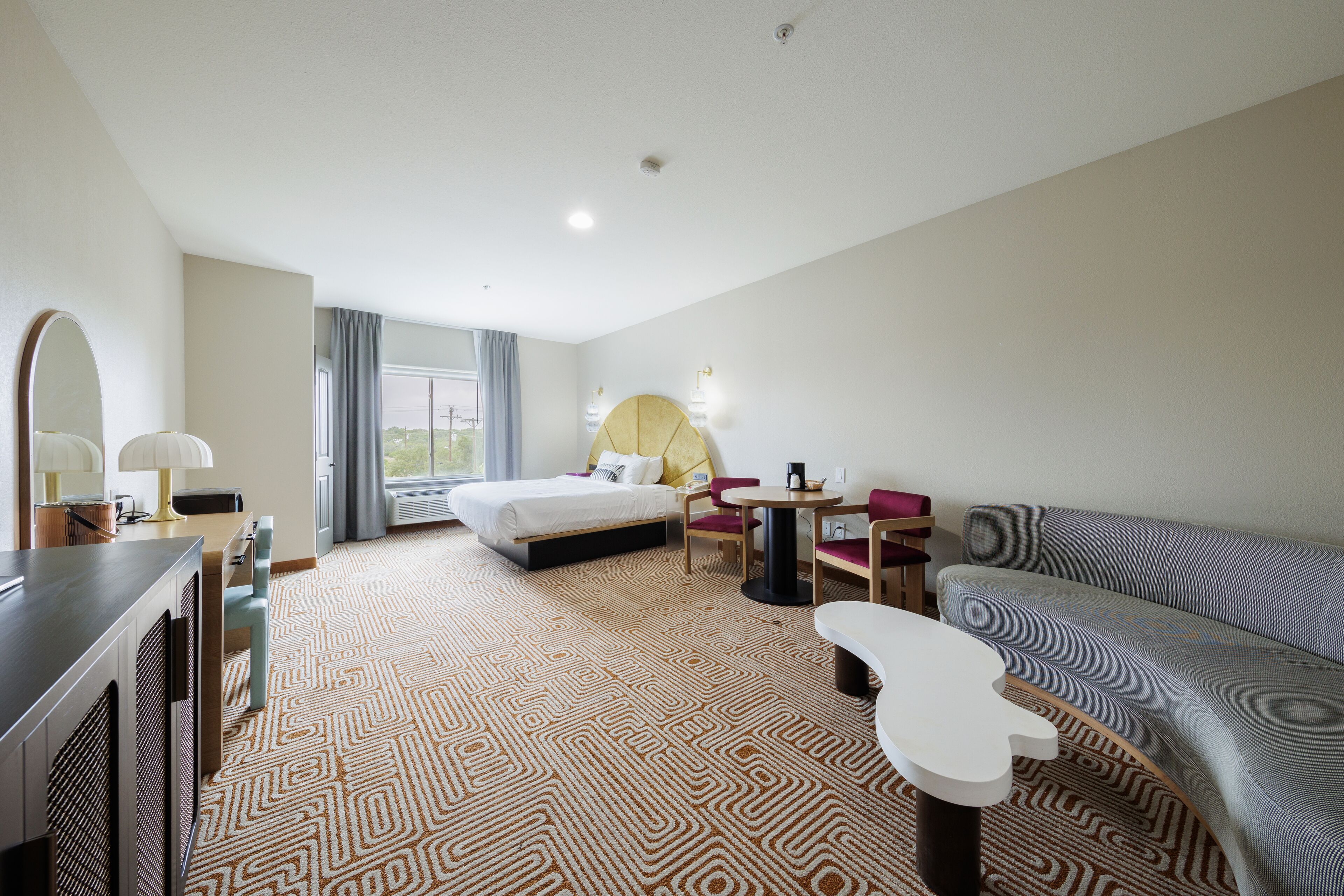 standard king room | 1 bedroom, premium bedding, in-room safe, desk