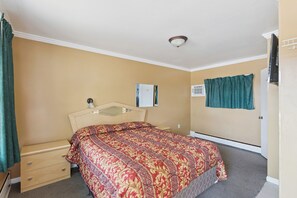 Habitación, 1 cama Queen size, para no fumadores | Escritorio, wifi gratis y ropa de cama