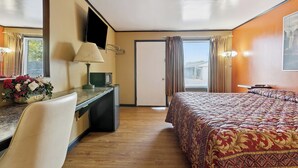 Room, 1 King Bed, Non Smoking - Curry’s Motel by OYO Saginaw MI (Saginaw)
