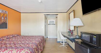 Curry’s Motel by OYO Saginaw MI