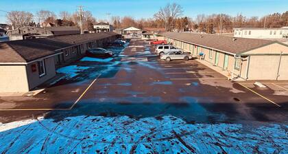Curry’s Motel by OYO Saginaw MI