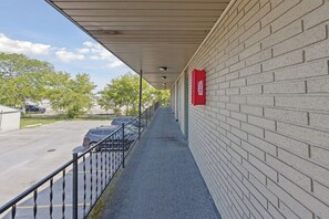 Lobby - Curry’s Motel by OYO Saginaw MI (Saginaw)