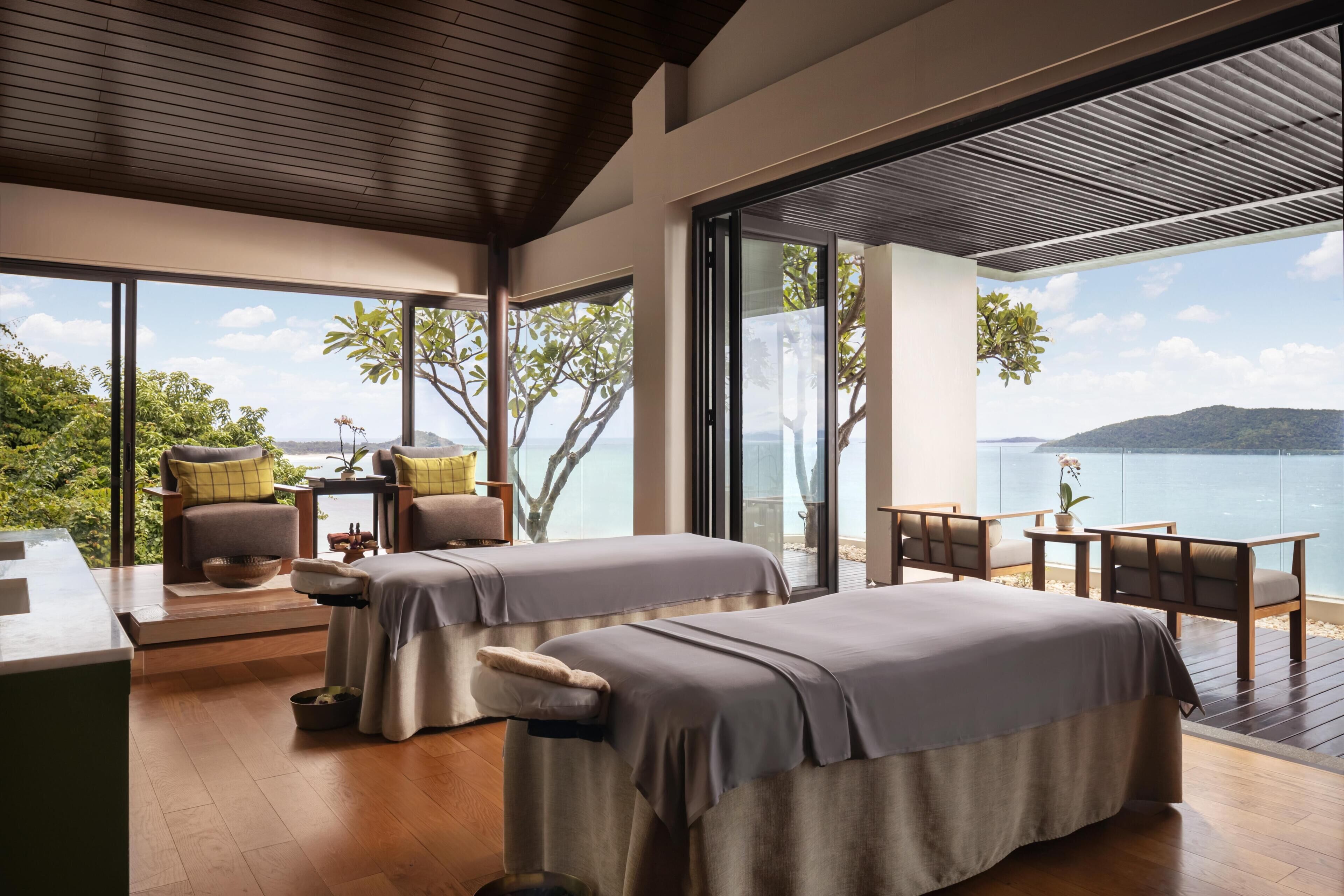 Couples treatment room(s), sauna, hot tub, steam room, body treatments