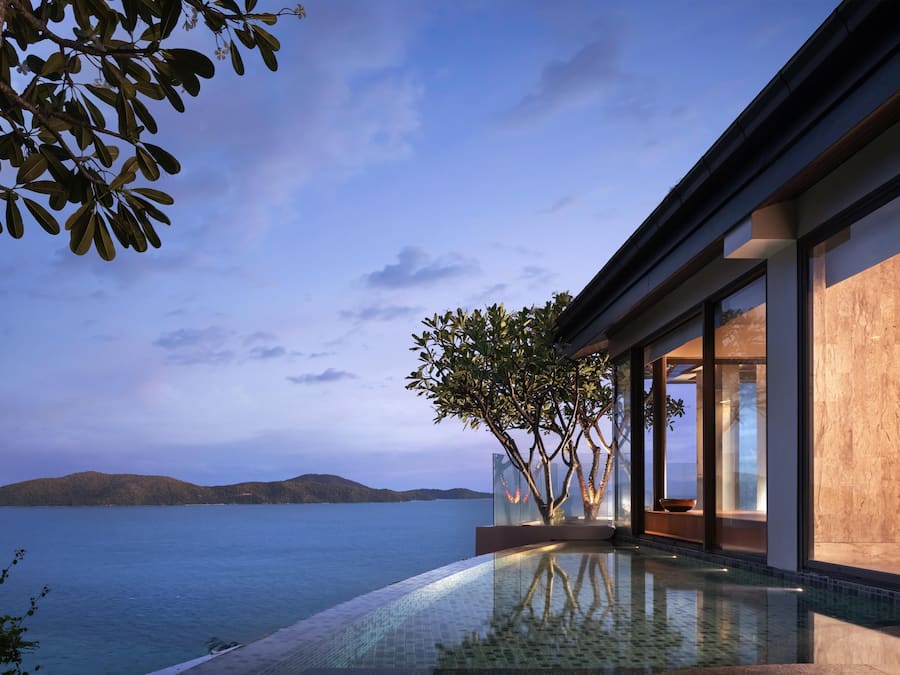 Couples treatment rooms, sauna, hot tub, steam room, body treatments