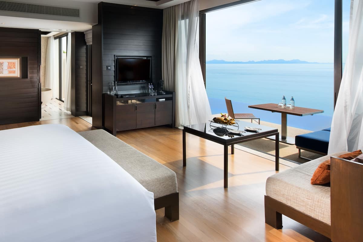 premium bedding, down duvets, pillow-top beds, in-room safe