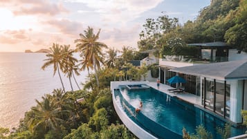 1-Bedroom Conrad Royal Oceanview Pool Villa | Terrace/patio