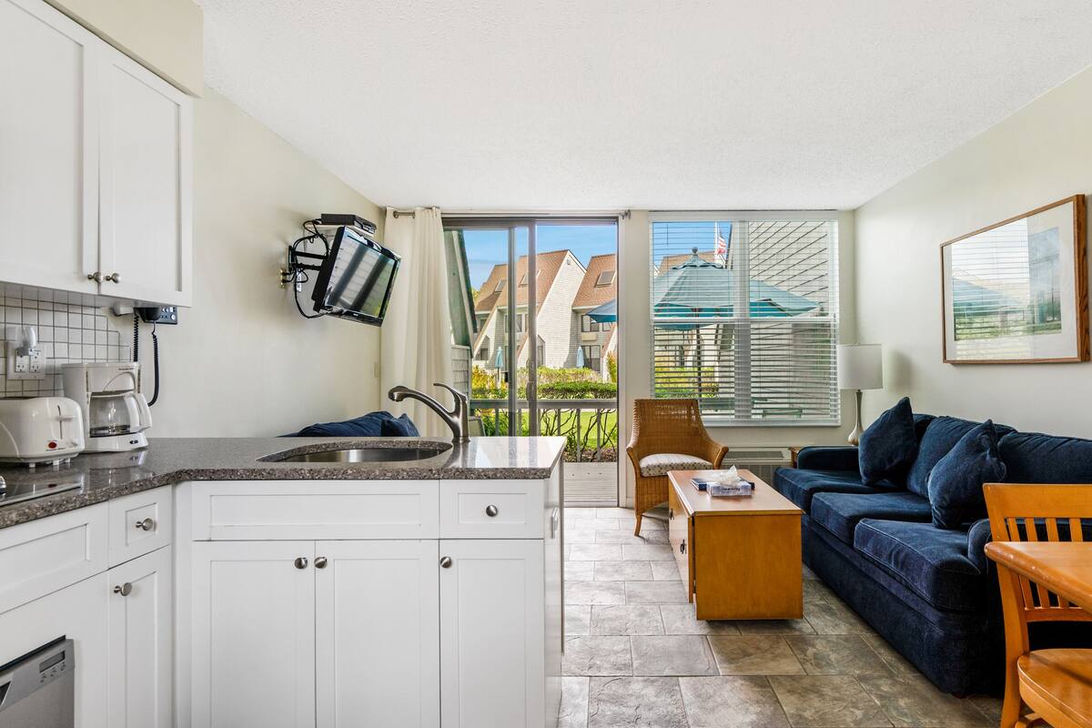 Apartment | 1 bedroom, iron/ironing board, WiFi (free), bed sheets