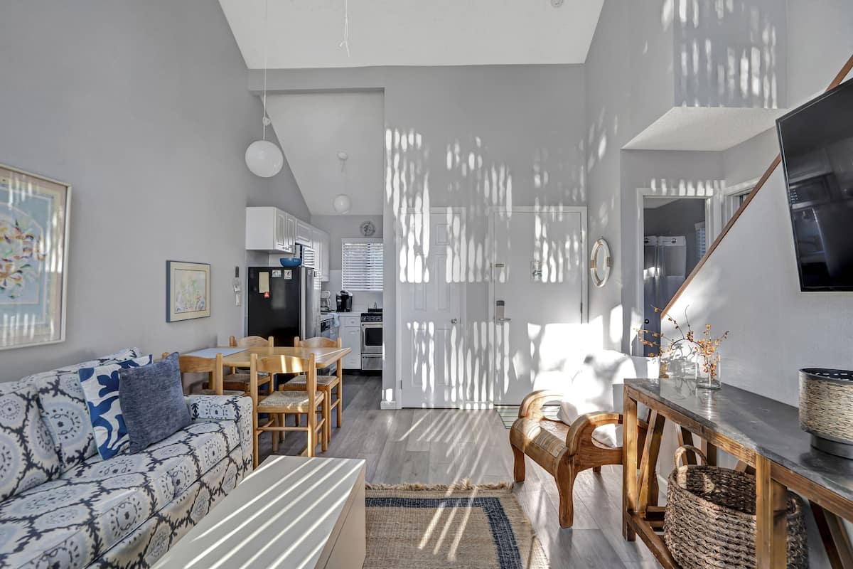 Apartment | 1 bedroom, iron/ironing board, WiFi (free), bed sheets
