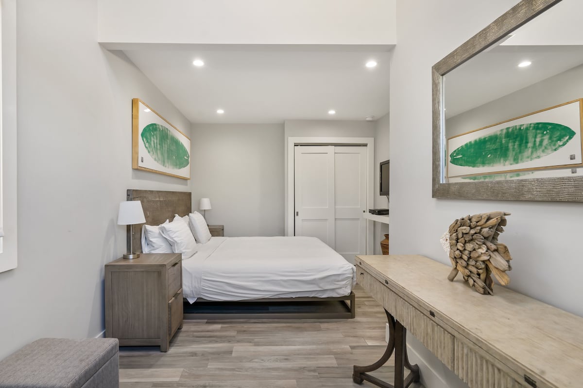 Apartment | 1 bedroom, iron/ironing board, WiFi (free), bed sheets