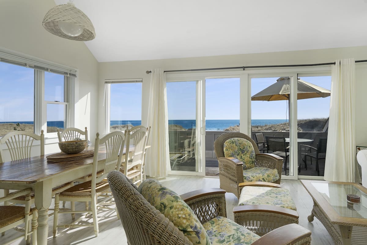Ocean View 2BD Corner King and Queen | Living area | TV