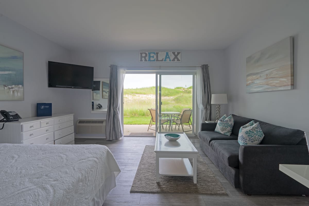 Dune View Studio Queen | Iron/ironing board, WiFi (free), individually decorated