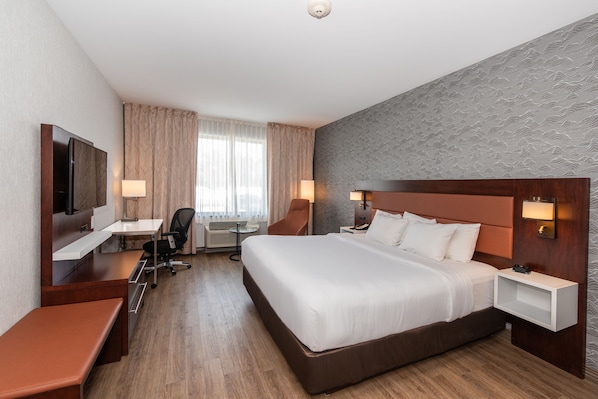 Standard Room, 1 King Bed, Non Smoking | Premium bedding, pillowtop beds, desk, laptop workspace