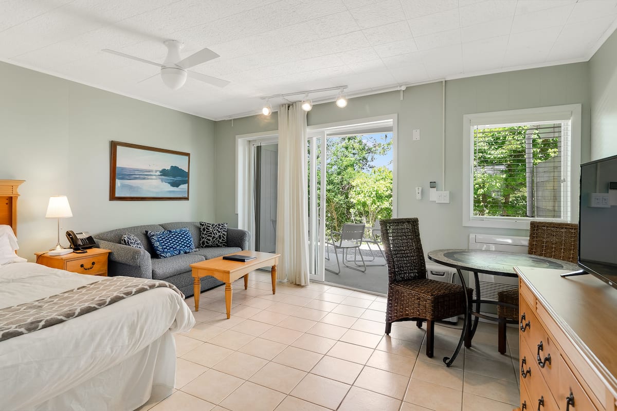 Apartment | WiFi (free), individually decorated, individually furnished, bed sheets
