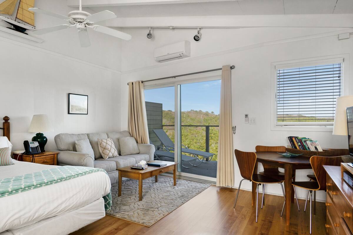 Apartment | WiFi (free), individually decorated, individually furnished, bed sheets
