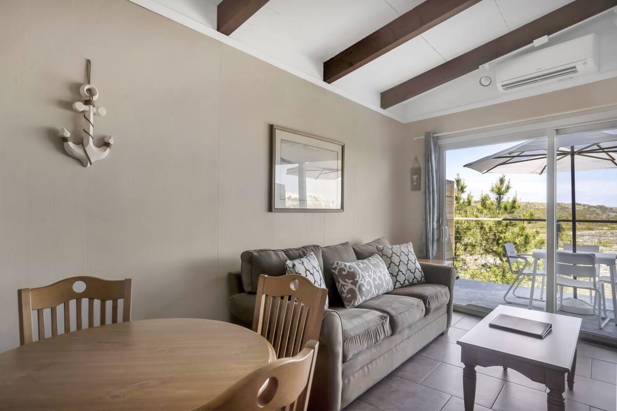 Apartment | WiFi (free), individually decorated, individually furnished, bed sheets