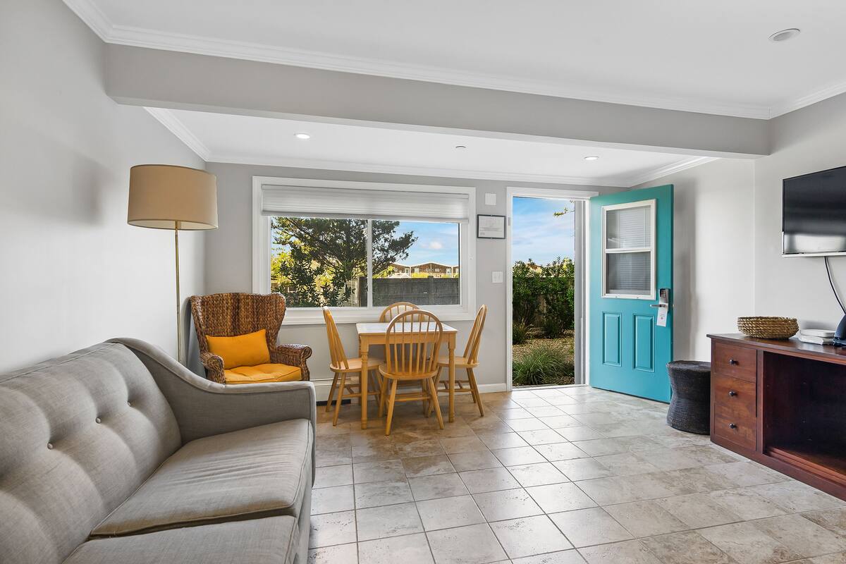 Apartment | WiFi (free), individually decorated, individually furnished, bed sheets