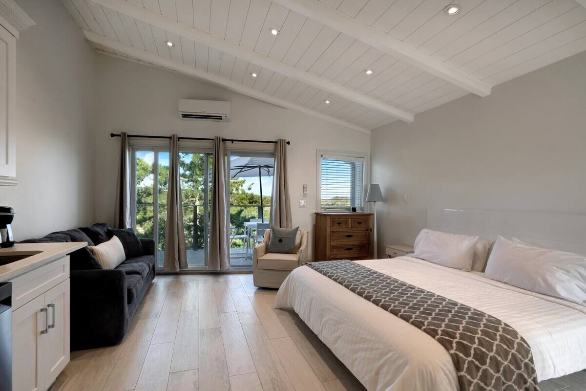 Apartment | WiFi (free), individually decorated, individually furnished, bed sheets